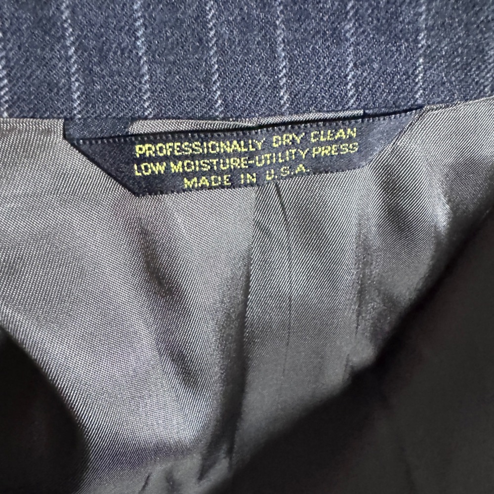 Gentlemen's Wear House 3-Piece Suit Mens 40R W33 Gray Pinstripe Wool USA Made - Picture 7 of 8